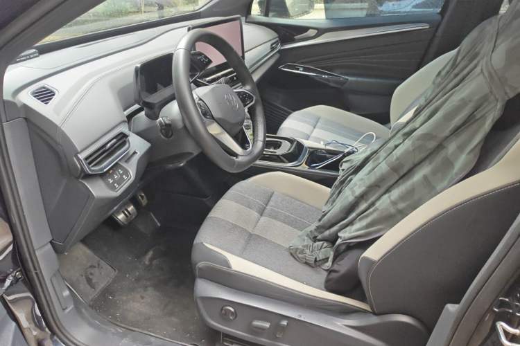 Used Volkswagen ID.4 CROZZ 2022 Long-Range PURE+ Edition Left Front Seat
