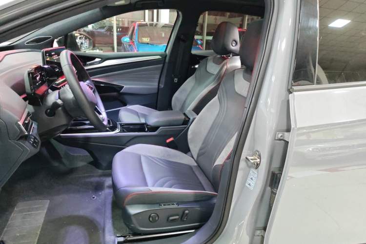 Used Volkswagen ID.4 CROZZ 2022 High-Performance PRIME Edition Left Front Seat