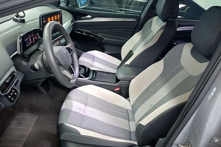Used Volkswagen ID.4 CROZZ 2022 Long-Range PURE+ Edition Left Front Seat