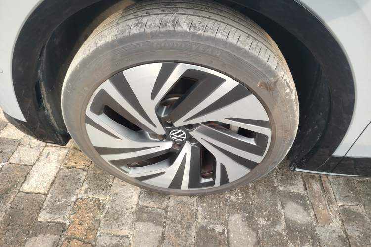 Used Volkswagen ID.4 CROZZ 2022 High-Performance PRIME Edition Left Front Wheel Hub