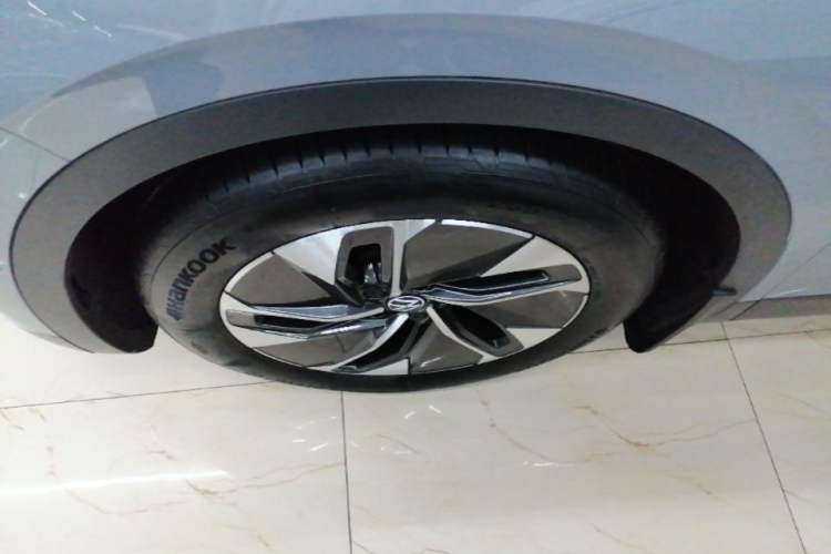 Used Volkswagen ID.4 CROZZ 2022 Pure Edition Limited Edition Left Front Wheel Hub