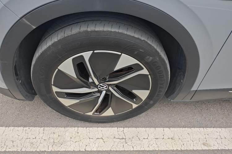 Used Volkswagen ID.4 CROZZ 2022 Long-Range PURE+ Edition Left Front Wheel Hub