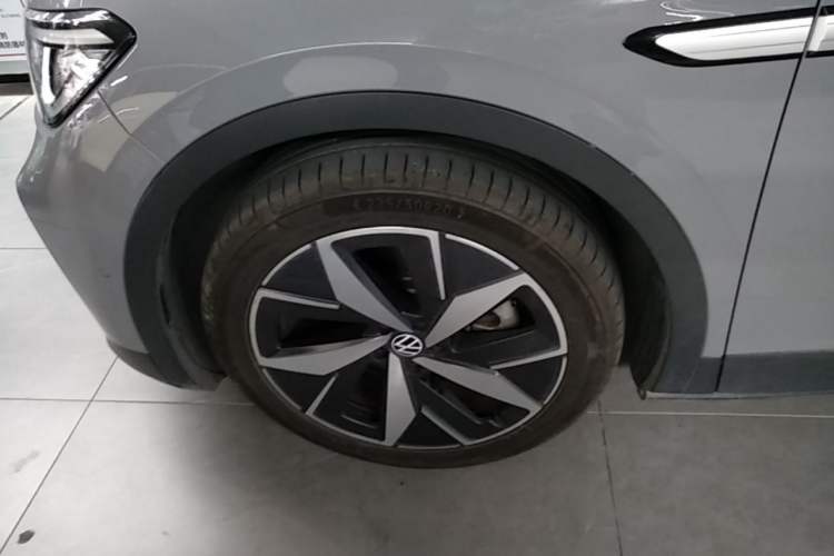 Used Volkswagen ID.4 CROZZ 2022 Long-Range PURE+ Edition Left Front Wheel Hub