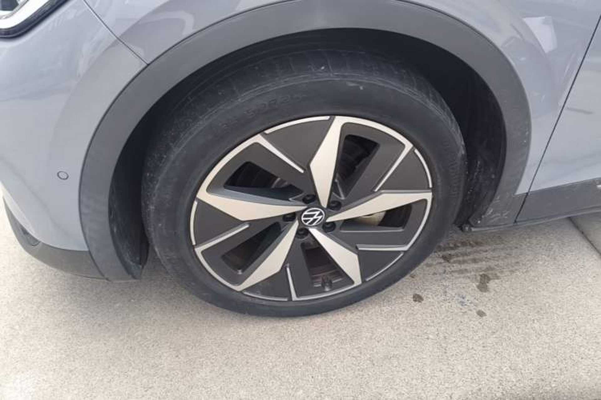 Used Volkswagen ID.4 CROZZ 2022 Long-Range Lite PRO Edition Left Front Wheel Hub