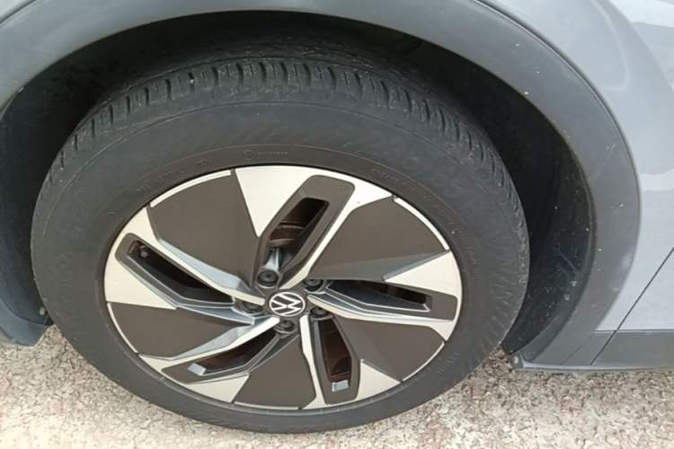Used Volkswagen ID.4 CROZZ 2022 Pure Edition Limited Edition Left Front Wheel Hub