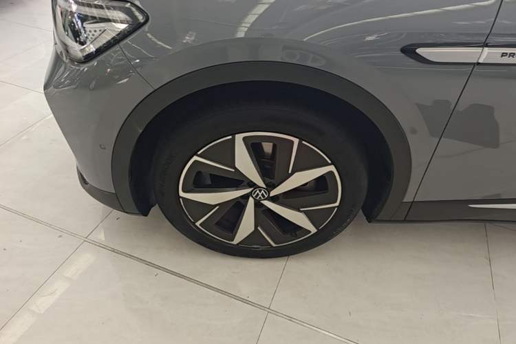 Used Volkswagen ID.4 CROZZ 2022 Long-Range Lite PRO Edition Left Front Wheel Hub