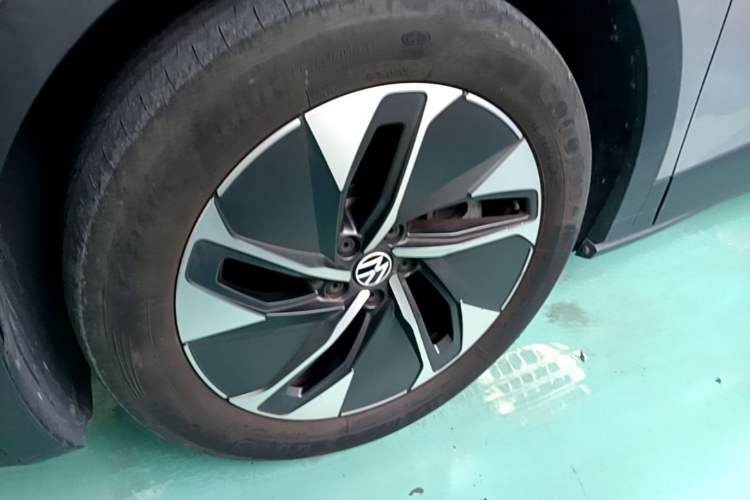 Used Volkswagen ID.4 CROZZ 2022 Long-Range PURE+ Edition Left Front Wheel Hub