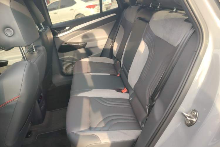 Used Volkswagen ID.4 CROZZ 2022 High-Performance PRIME Edition Left Rear Seat