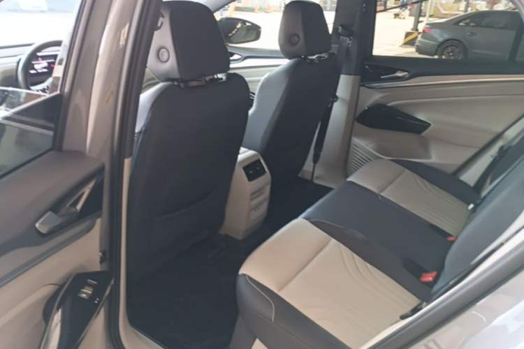 Used Volkswagen ID.4 CROZZ 2022 Long-Range Lite PRO Edition Left Rear Seat