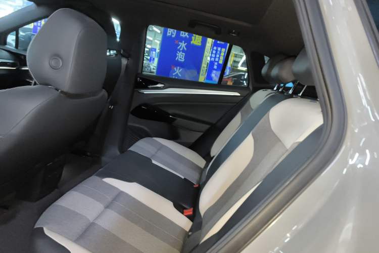 Used Volkswagen ID.4 CROZZ 2022 Pure Edition Limited Edition Left Rear Seat