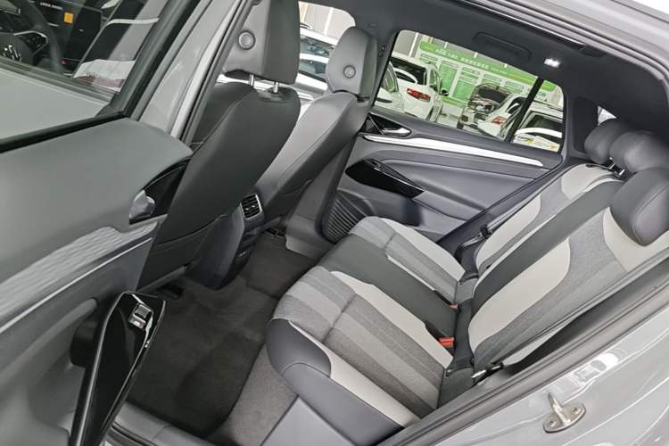 Used Volkswagen ID.4 CROZZ 2022 Long-Range PURE+ Edition Left Rear Seat