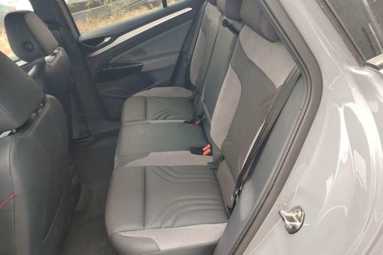 Used Volkswagen ID.4 CROZZ 2022 High-Performance PRIME Edition Left Rear Seat