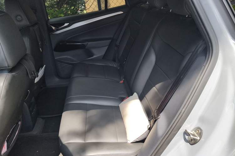 Used Volkswagen ID.4 CROZZ 2022 Standard Range PURE Edition Left Rear Seat