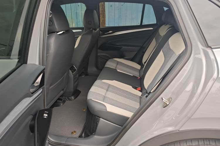 Used Volkswagen ID.4 CROZZ 2022 Long-Range PURE+ Edition Left Rear Seat