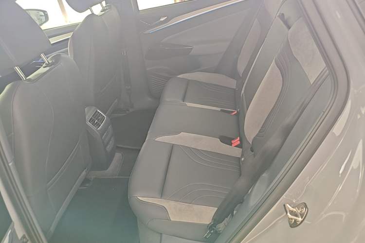 Used Volkswagen ID.4 CROZZ 2022 Long-Range Lite PRO Edition Left Rear Seat