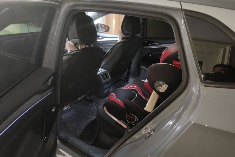 Used Volkswagen ID.4 CROZZ 2022 Pure Edition Limited Edition Left Rear Seat
