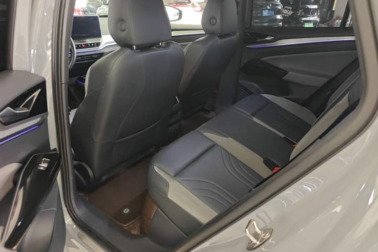 Used Volkswagen ID.4 CROZZ 2022 Long-Range Lite PRO Edition Left Rear Seat