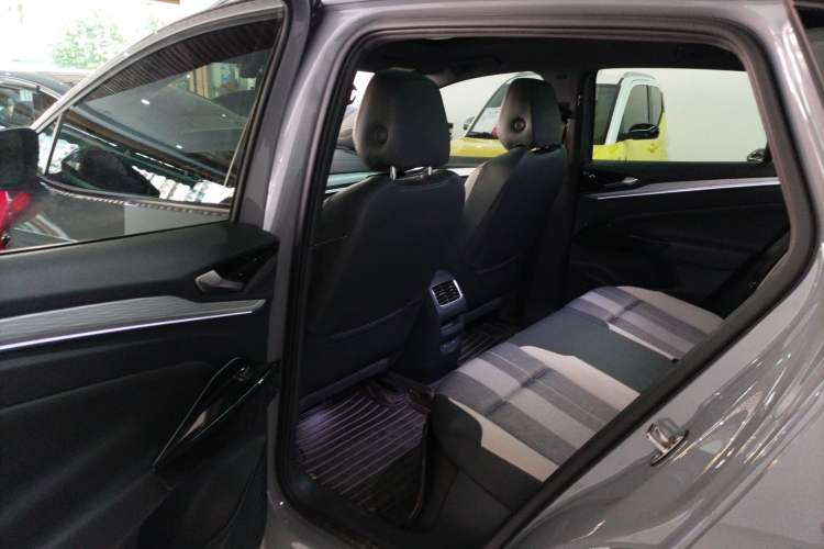 Used Volkswagen ID.4 CROZZ 2022 Pure Edition Limited Edition Left Rear Seat