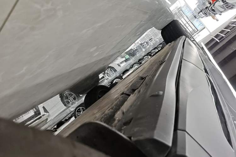 Used Volkswagen ID.4 CROZZ 2022 Long-Range PURE+ Edition Left Side Sill