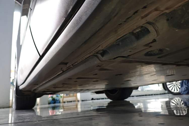 Used Volkswagen ID.4 CROZZ 2022 Standard Range PURE Edition Left Side Sill