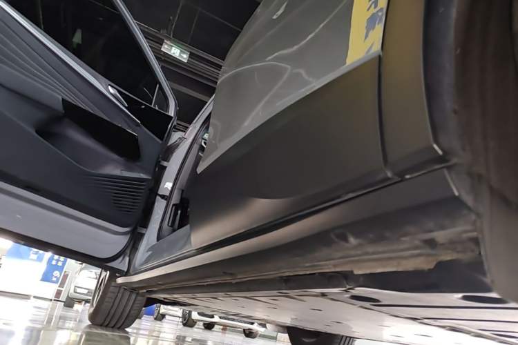 Used Volkswagen ID.4 CROZZ 2022 Pure Edition Limited Edition Left Side Sill