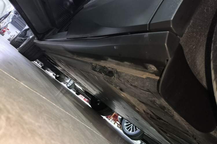 Used Volkswagen ID.4 CROZZ 2022 Pure Edition Limited Edition Left Side Sill