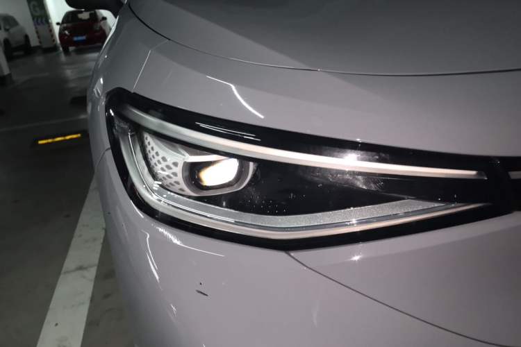 Used Volkswagen ID.4 CROZZ 2022 Long-Range PURE+ Edition Right Front Headlight
