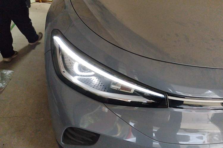 Used Volkswagen ID.4 CROZZ 2022 Long-Range PURE+ Edition Right Front Headlight