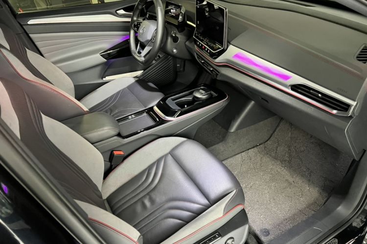 Used Volkswagen ID.4 CROZZ 2022 High-Performance PRIME Edition Right Front Seat