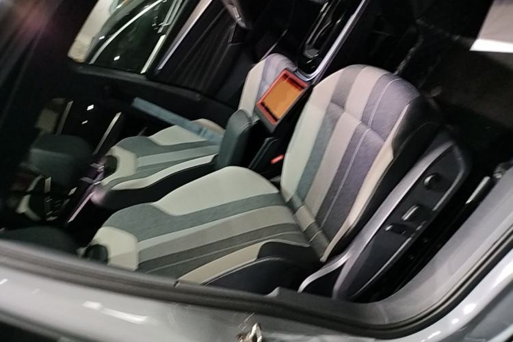 Used Volkswagen ID.4 CROZZ 2022 Pure Edition Limited Edition Right Front Seat