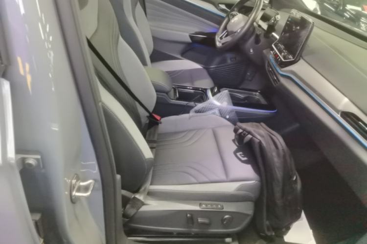 Used Volkswagen ID.4 CROZZ 2022 Long-Range Lite PRO Edition Right Front Seat