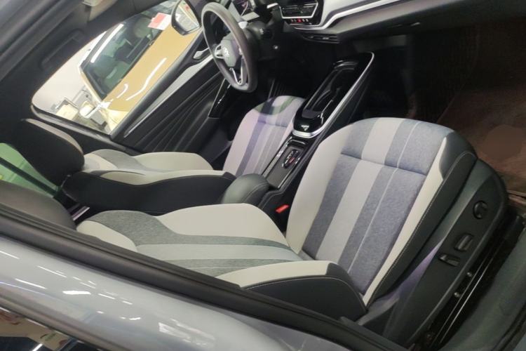 Used Volkswagen ID.4 CROZZ 2022 Pure Edition Limited Edition Right Front Seat