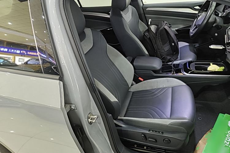 Used Volkswagen ID.4 CROZZ 2022 Long-Range Lite PRO Edition Right Front Seat