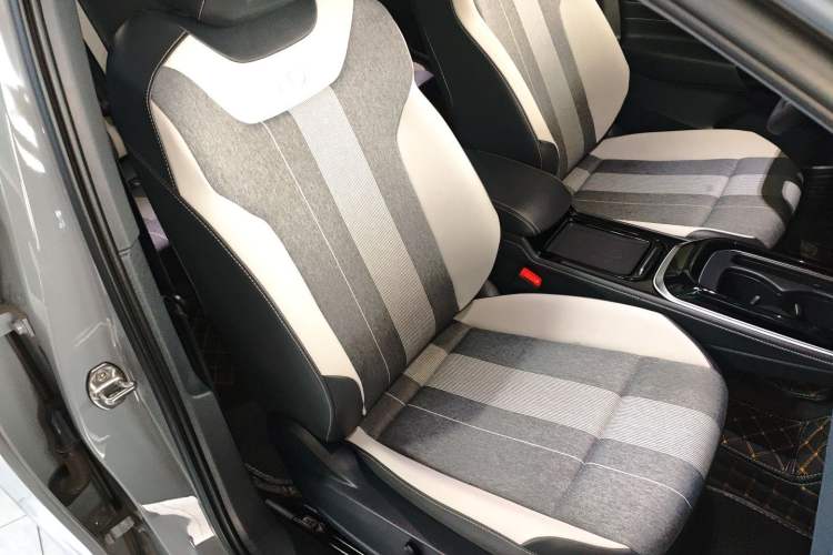 Used Volkswagen ID.4 CROZZ 2022 Standard Range PURE Edition Right Front Seat