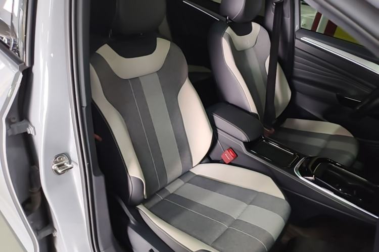 Used Volkswagen ID.4 CROZZ 2022 Pure Edition Limited Edition Right Front Seat