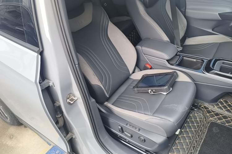 Used Volkswagen ID.4 CROZZ 2022 Long-Range Lite PRO Edition Right Front Seat