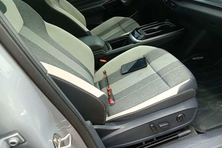 Used Volkswagen ID.4 CROZZ 2022 Pure Edition Limited Edition Right Front Seat