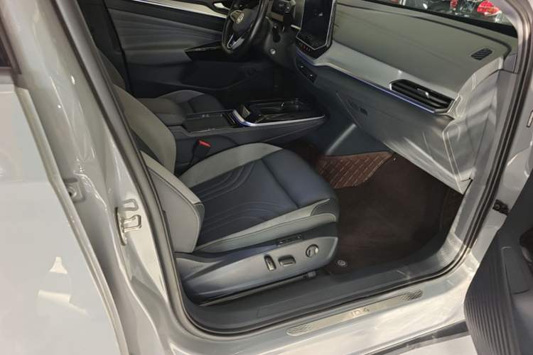Used Volkswagen ID.4 CROZZ 2022 Long-Range Lite PRO Edition Right Front Seat