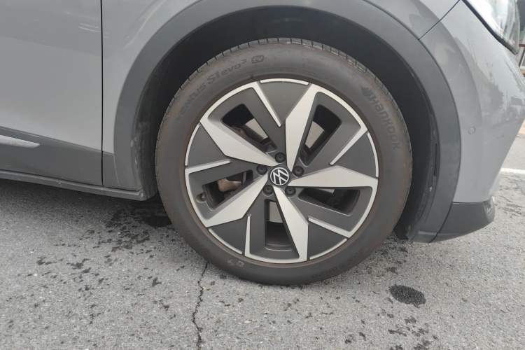 Used Volkswagen ID.4 CROZZ 2022 Long-Range Lite PRO Edition Right Front Wheel Hub