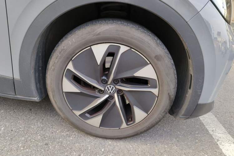 Used Volkswagen ID.4 CROZZ 2022 Pure Edition Limited Edition Right Front Wheel Hub