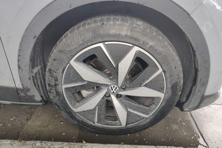 Used Volkswagen ID.4 CROZZ 2022 Long-Range PURE+ Edition Right Front Wheel Hub