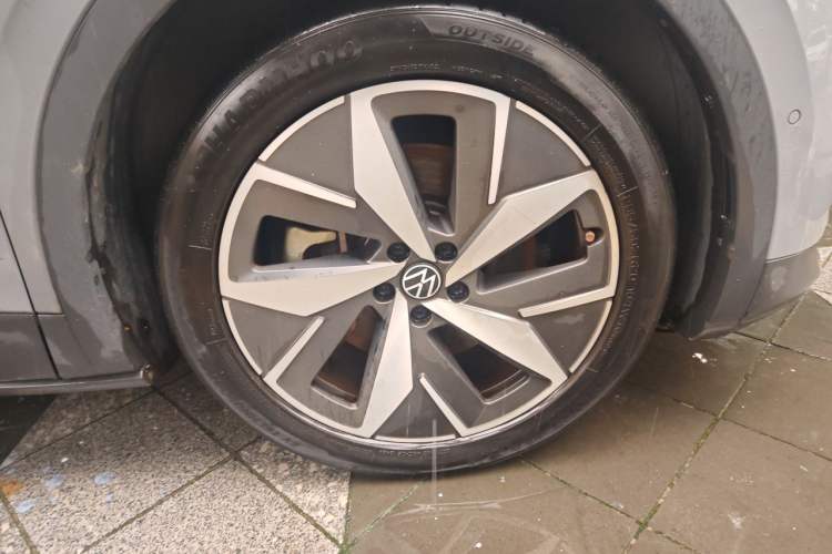Used Volkswagen ID.4 CROZZ 2022 Long-Range Lite PRO Edition Right Front Wheel Hub