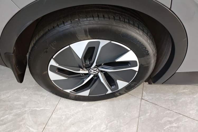 Used Volkswagen ID.4 CROZZ 2022 Standard Range PURE Edition Right Rear Wheel Hub