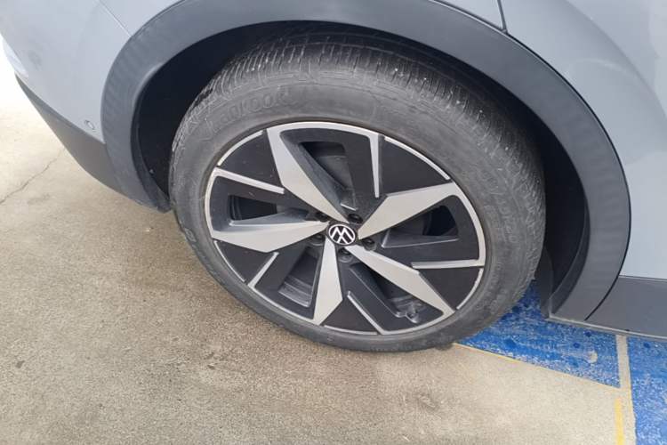 Used Volkswagen ID.4 CROZZ 2022 Long-Range Lite PRO Edition Right Rear Wheel Hub