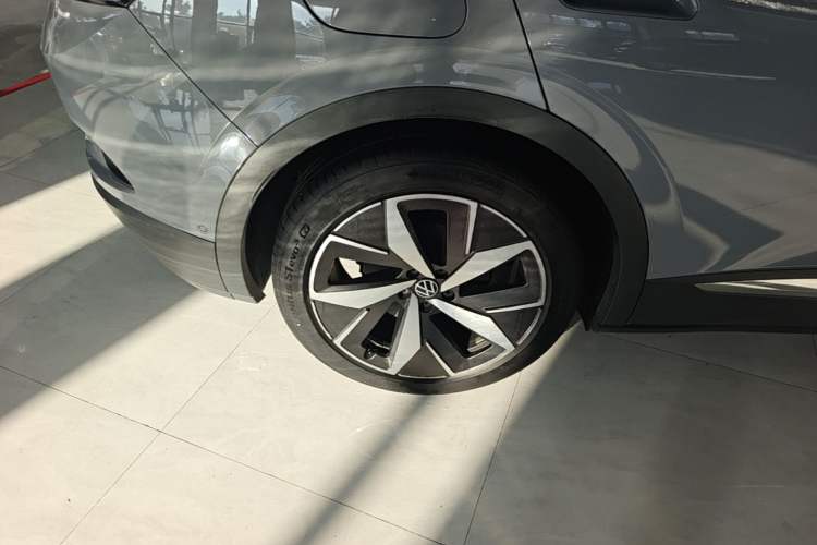 Used Volkswagen ID.4 CROZZ 2022 Long-Range Lite PRO Edition Right Rear Wheel Hub