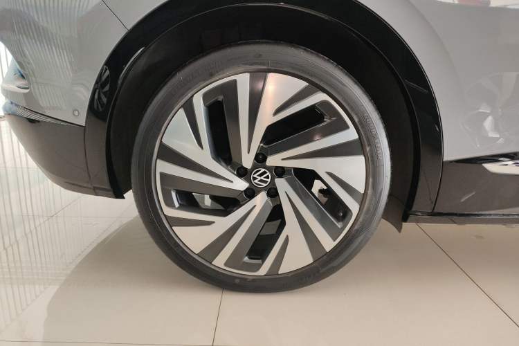 Used Volkswagen ID.4 CROZZ 2022 High-Performance PRIME Edition Right Rear Wheel Hub