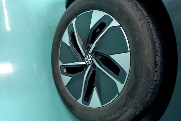 Used Volkswagen ID.4 CROZZ 2022 Long-Range PURE+ Edition Right Rear Wheel Hub