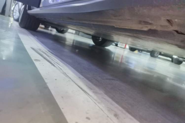 Used Volkswagen ID.4 CROZZ 2022 Long-Range Lite PRO Edition Right Side Sill