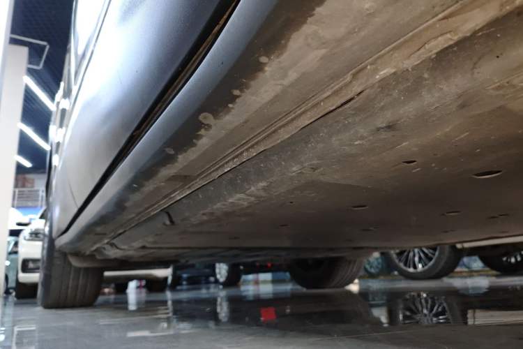 Used Volkswagen ID.4 CROZZ 2022 Standard Range PURE Edition Right Side Sill