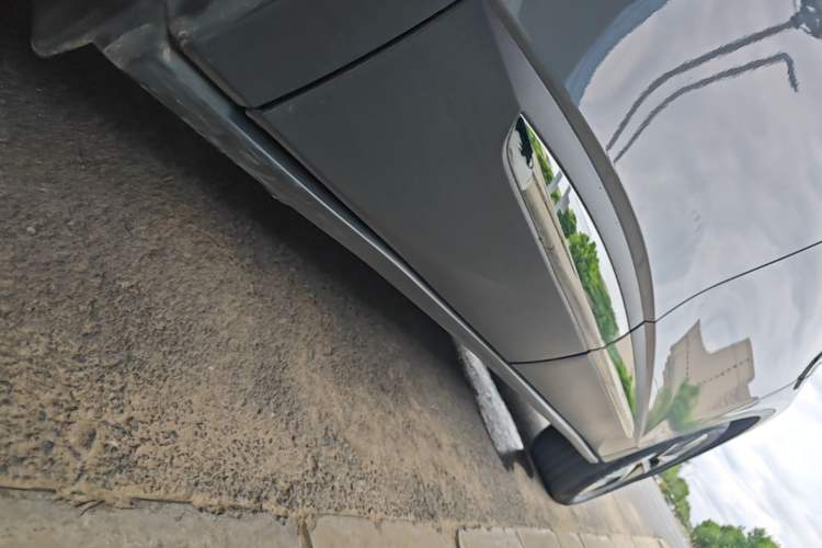 Used Volkswagen ID.4 CROZZ 2022 Long-Range PURE+ Edition Right Side Sill